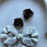 Metal rusted aged roses 2