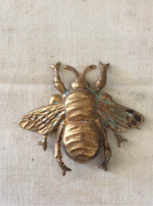 Gold Bee finding, 1 patina gold bee