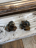 Metal roses, grey patina rusted Roses, 2 metal roses