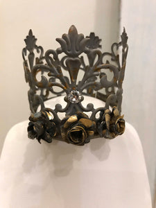 Lace crown with roses