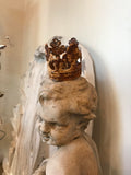 Metal crown, 1 ivory and rust crown