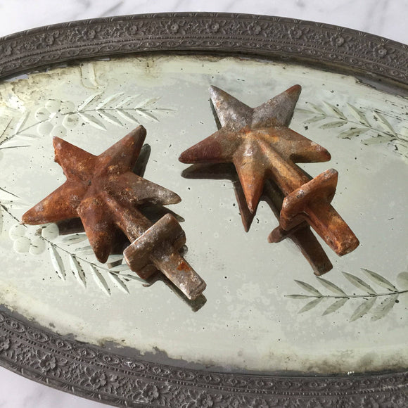 Rusty stars,1 pair of rusty stars and 2 lamp parts,