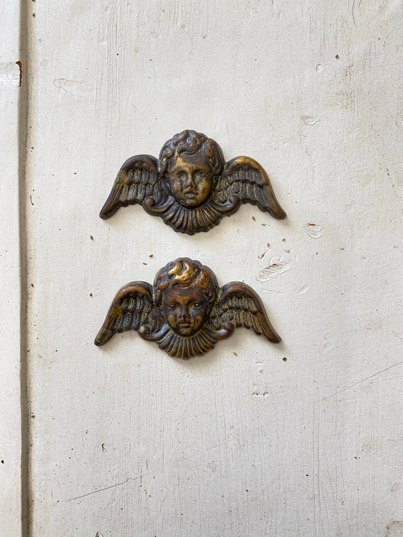 Metal  cherub jewelry part, 2 cherubs Metal Stampings