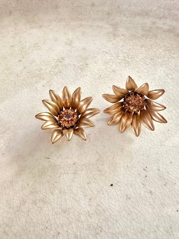 Beautiful gold Daisies with light smoked topaz crystals