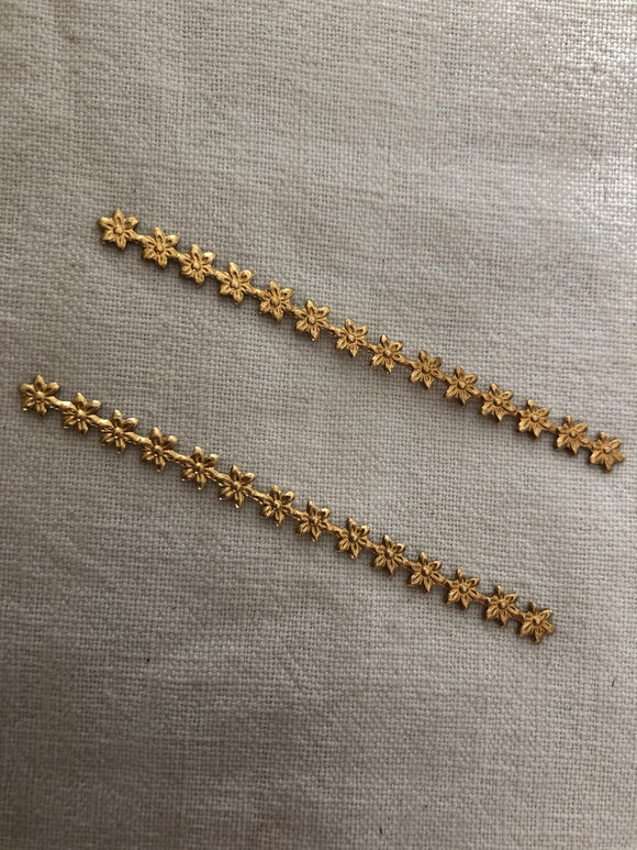 2 beautiful gold flower trim,tiny flowers,flower jewelry,flower perals