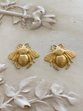 Bee findings,2  bee stamping in gold