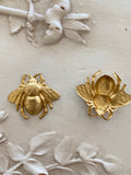 Bee findings,2  bee stamping in gold
