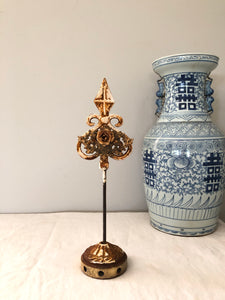 Vintage hardware finial display